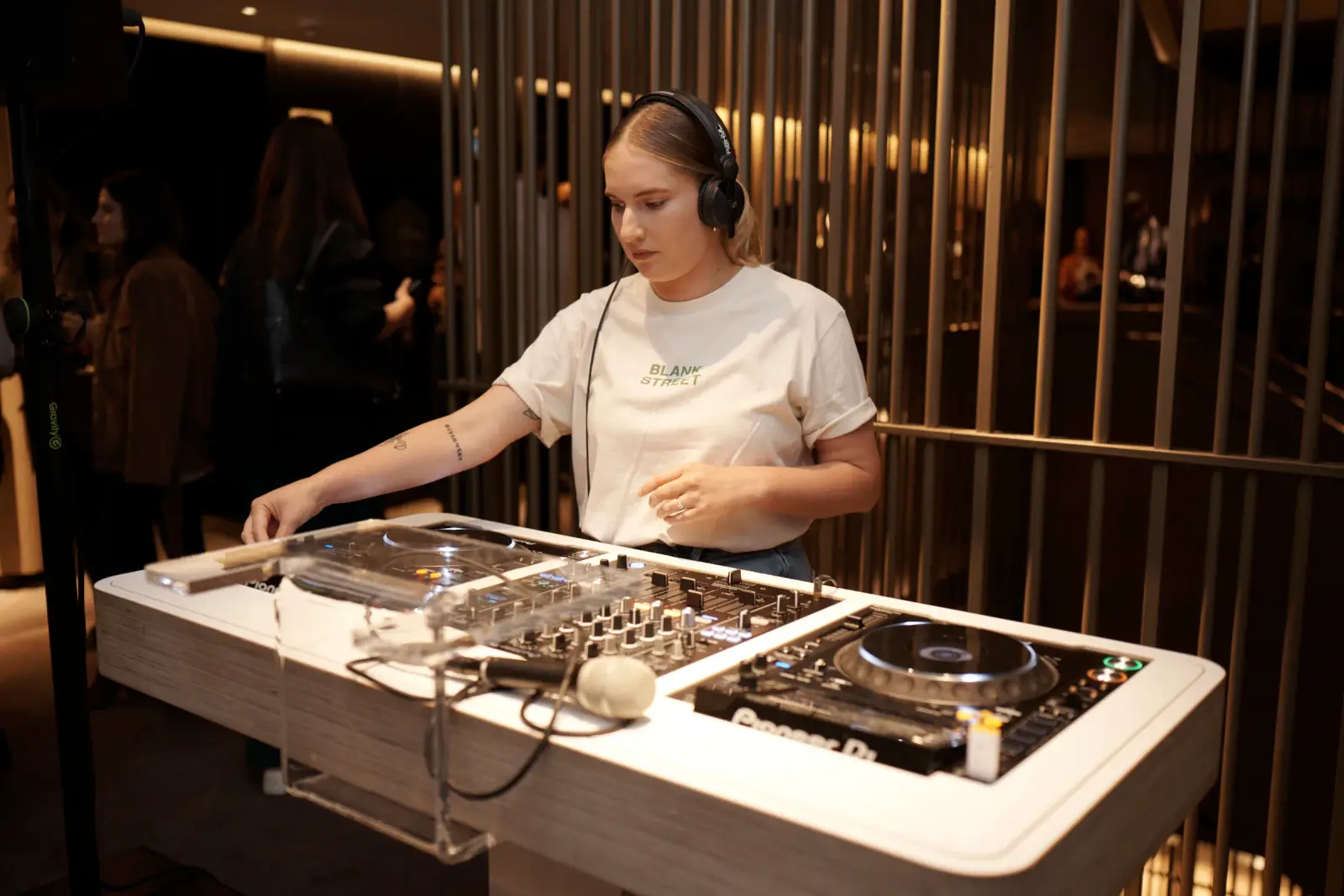 happily_events_left lane summit Rebecca Leon DJ